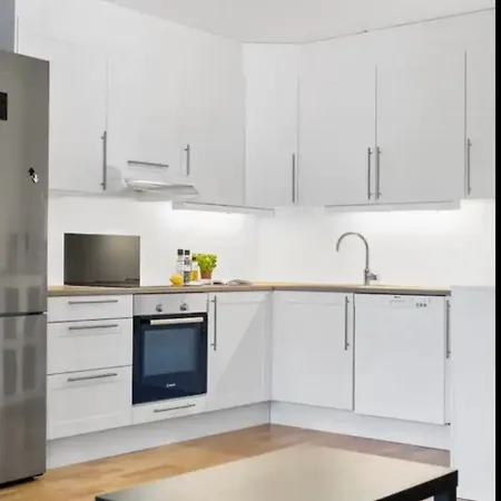 In - Close To Apartment *